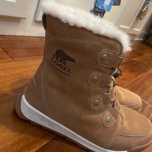 Sorel boots! US size 5!